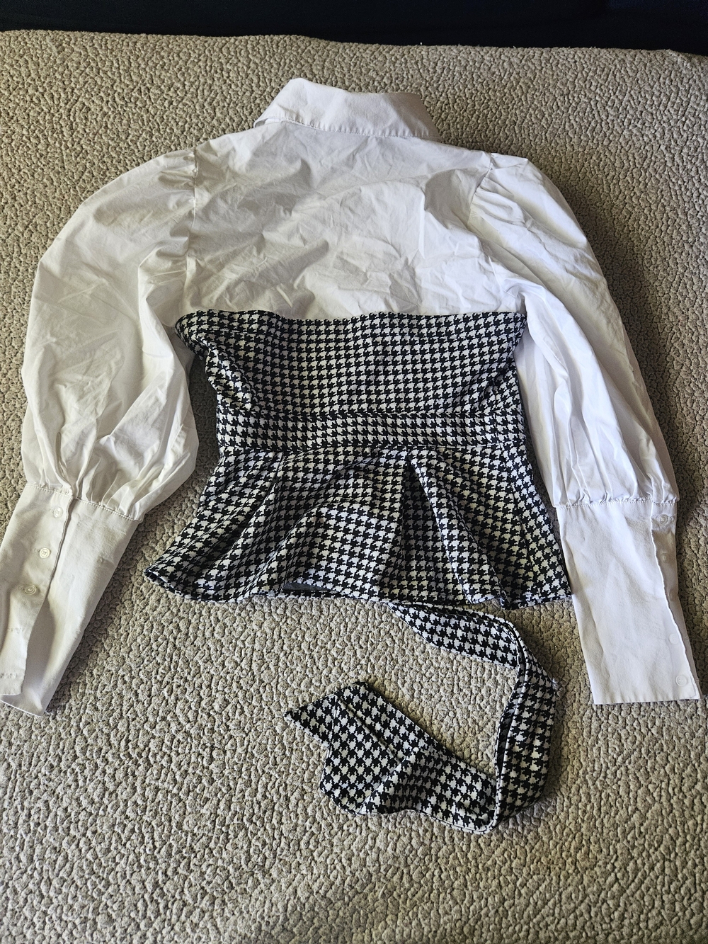 White Collared Shirt with Black Houndstooth Wrap Bustier - Picture 5 of 5